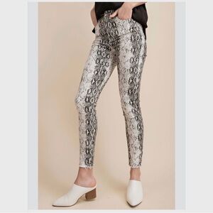 Snakeskin Print Mid-Rise  Raw-Hem Women's Pants